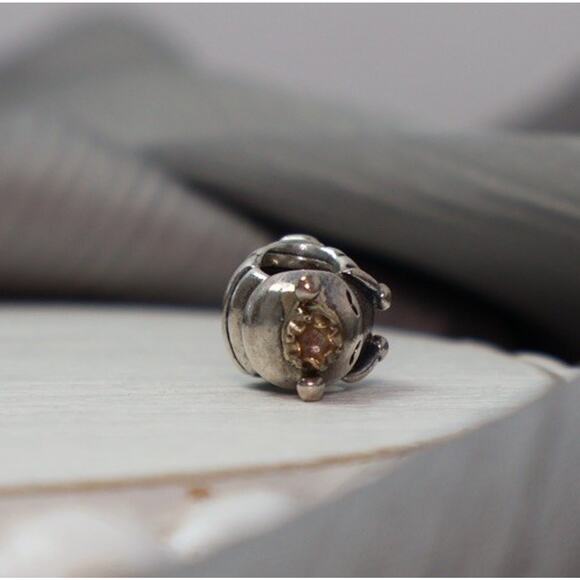 Pandora 14k & Sterling Silver Queen Bee Charm 3.7G / 0.5in - Picture 4 of 6